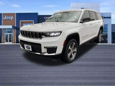 Used 2023 Jeep Grand Cherokee L Limited w/ Luxury Tech Group II AWD/4WD image 7