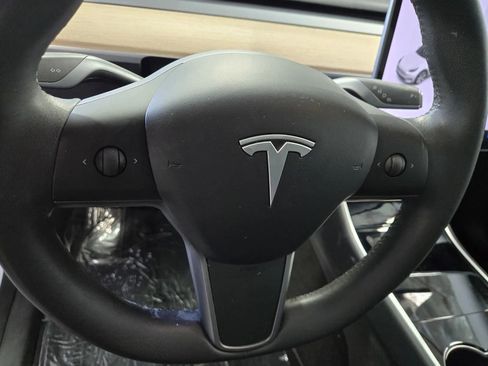 Used 2021 Tesla Model Y Long Range AWD/4WD image 17