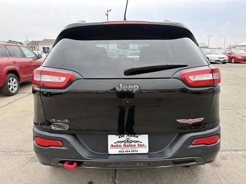 Used 2017 Jeep Cherokee Trailhawk w/ Cold Weather Group image 7