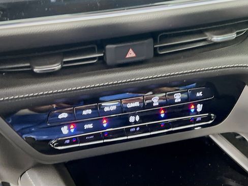 Certified 2023 Buick Envision Avenir AWD/4WD image 15