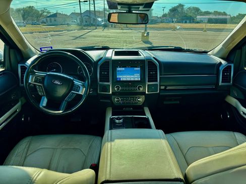 Used 2018 Ford Expedition Platinum image 15