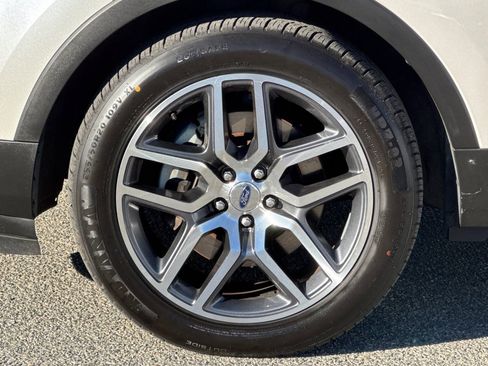 Used 2017 Ford Explorer Sport image 26