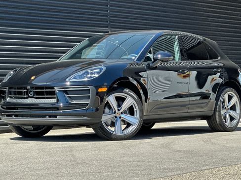 New 2026 Porsche Macan image 1