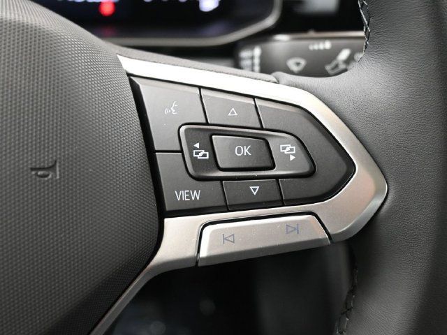Used 2026 Volkswagen Jetta SE FWD image 26