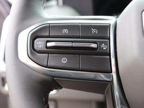 New 2025 GMC Yukon Denali image 24