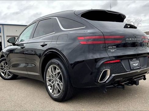 Certified 2025 Genesis GV70 2.5T Select w/ Select Package image 3