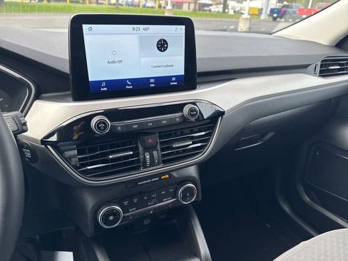 Used 2022 Ford Escape SE w/ Cold Weather Package AWD/4WD image 19