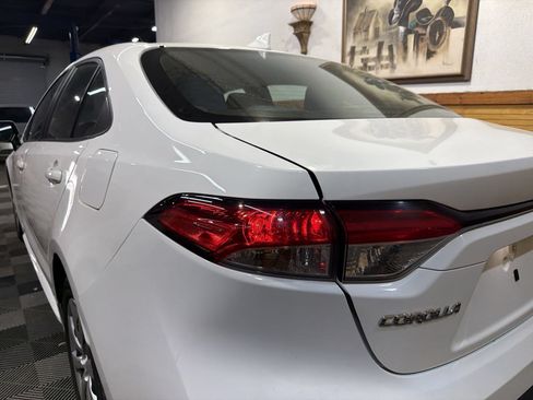 Used 2022 Toyota Corolla LE FWD image 9