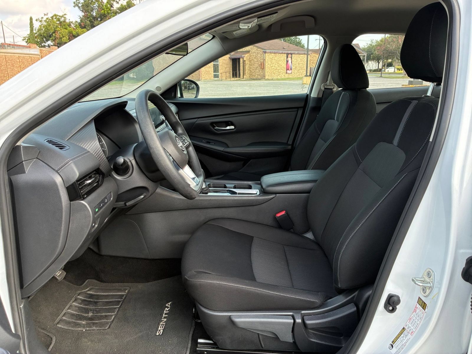 Used 2025 Nissan Sentra SV FWD image 24