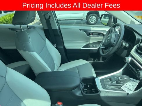 Used 2024 Toyota RAV4 XLE Premium FWD image 4