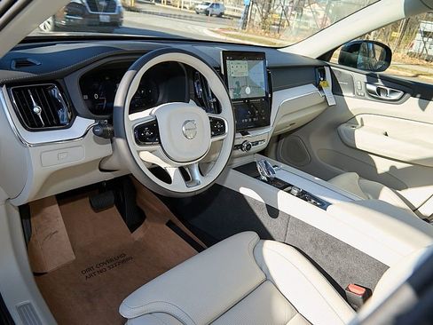 New 2026 Volvo XC60 B5 Ultra w/ Protection Package Premier image 11