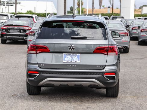 Used 2023 Volkswagen Taos SE w/ Panoramic Sunroof Package AWD/4WD image 13