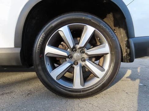 Certified 2023 Honda Pilot Touring image 10