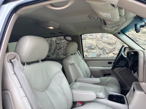 Used 2002 GMC Yukon XL 2500 SLT image 47