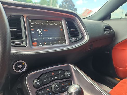 Used 2018 Dodge Challenger R/T Scat Pack RWD image 23