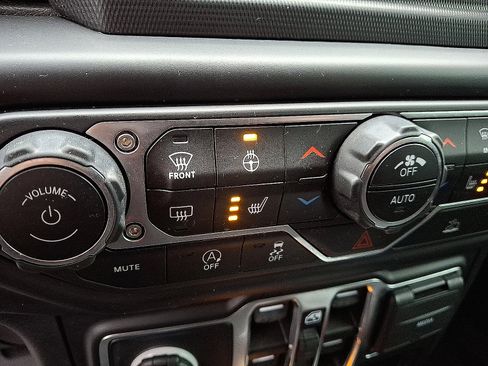 Certified 2022 Jeep Wrangler Unlimited Sport AWD/4WD image 23