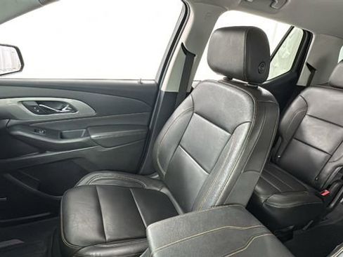 Used 2021 Chevrolet Traverse RS image 13