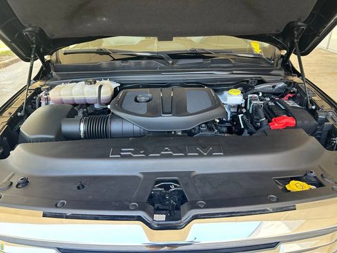 Used 2025 RAM 1500 Laramie AWD/4WD image 12