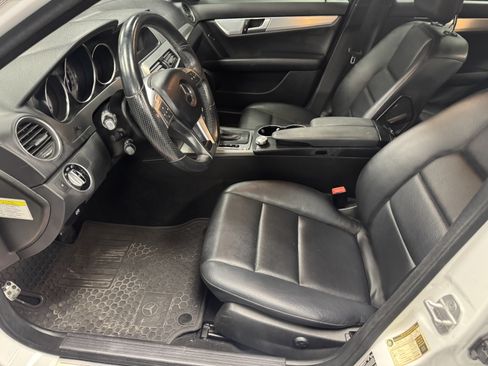 Used 2013 Mercedes-Benz C 250 Sedan image 9