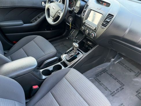 Used 2018 Kia Forte LX w/ LX Popular Package image 15