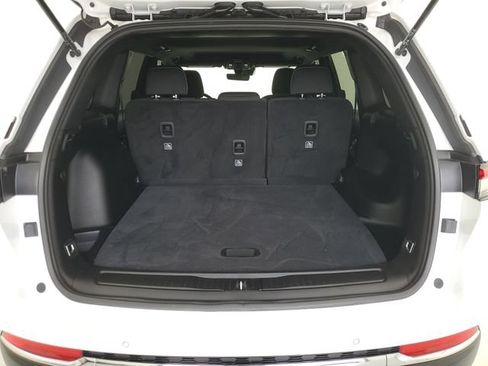 Used 2025 Jeep Grand Cherokee Laredo X RWD image 10