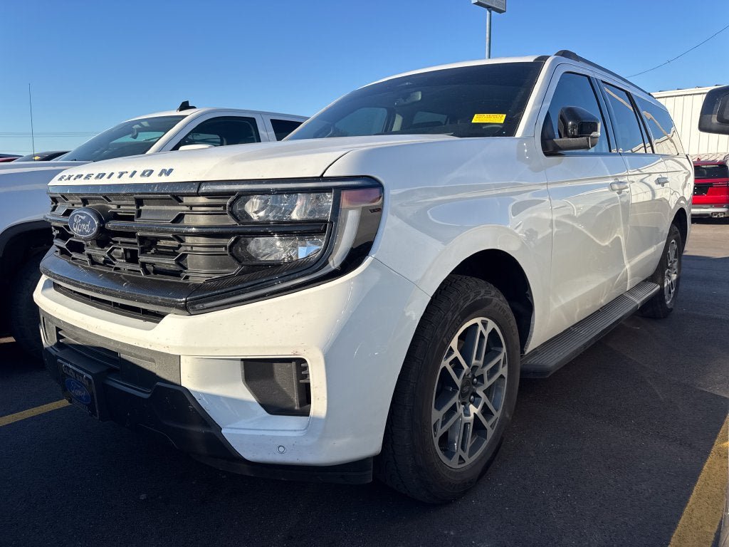 Used 2026 Ford Expedition Max Active AWD/4WD image 1