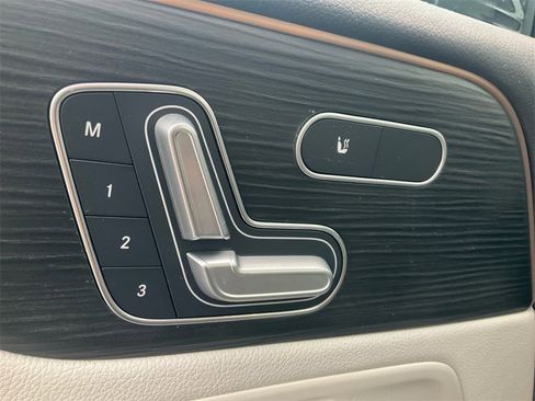 Used 2023 Mercedes-Benz GLB 250 image 26