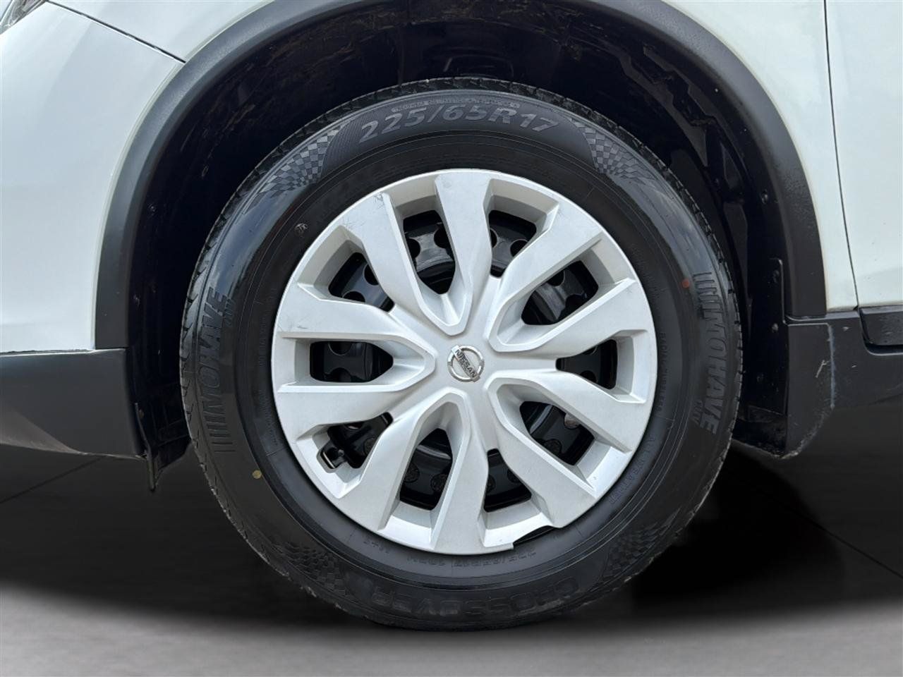 Used 2017 Nissan Rogue S AWD/4WD image 28
