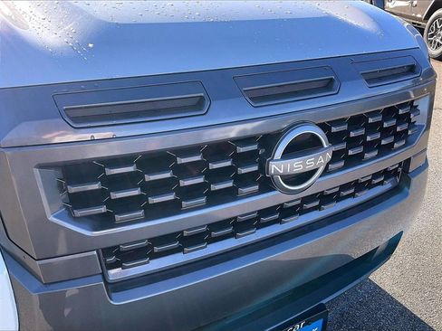 Used 2025 Nissan Frontier SV image 26