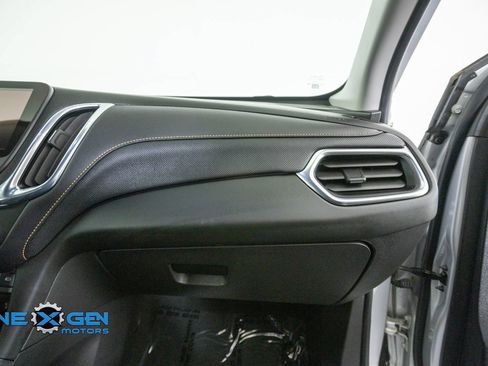 Used 2021 Chevrolet Equinox Premier AWD/4WD image 40