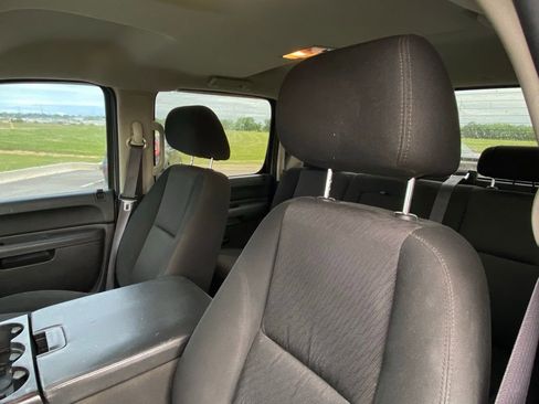 Used 2014 Chevrolet Silverado 2500 LT w/ Convenience Package AWD/4WD image 10