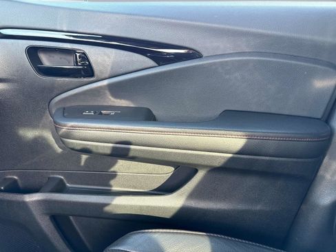 Certified 2025 Honda Passport Black Edition image 25