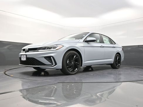 New 2026 Volkswagen Jetta SE FWD image 22