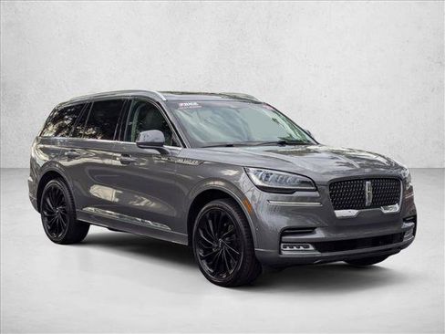 Used 2022 Lincoln Aviator Reserve w/ Equipment Group 201A AWD/4WD image 3