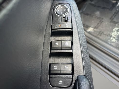 Used 2024 Kia Seltos X-Line AWD/4WD image 17