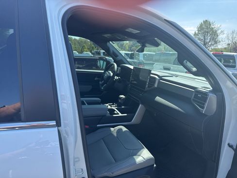 Used 2026 Toyota Tundra Limited w/ Power Package image 6