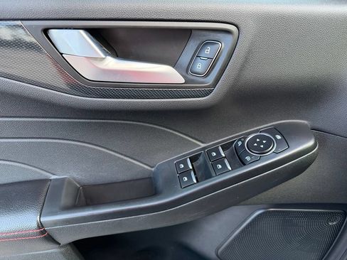 Used 2025 Ford Escape ST-Line FWD image 36
