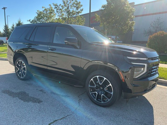 Used 2025 Chevrolet Tahoe RST w/ Comfort Package AWD/4WD image 2