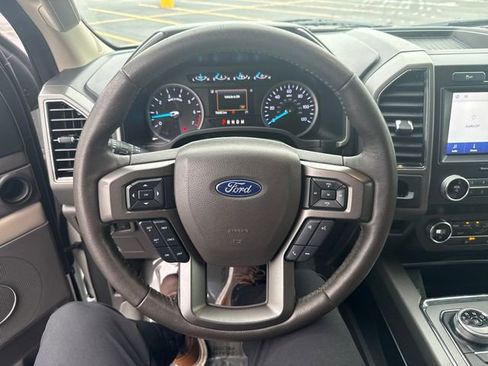 Used 2020 Ford Expedition XLT image 10