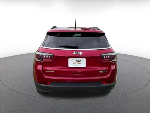 Used 2025 Jeep Compass Latitude AWD/4WD image 12