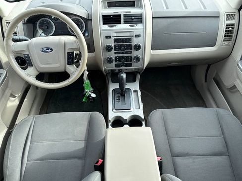 Used 2009 Ford Escape XLT image 12