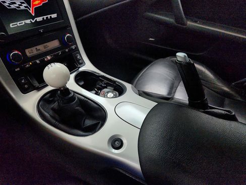 Used 2007 Chevrolet Corvette Convertible w/ Preferred Equipment Group RWD image 17
