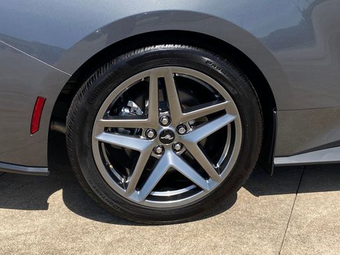 Used 2025 Ford Mustang Coupe RWD image 8