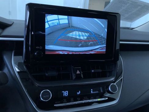 Used 2025 Toyota Corolla LE image 28