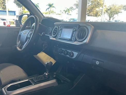 Used 2017 Toyota Tacoma SR5 image 24