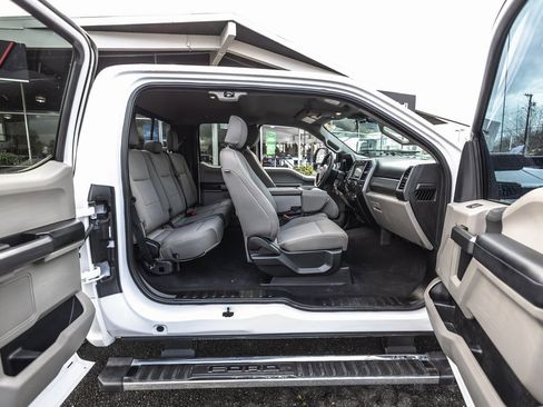 Used 2021 Ford F250 XLT w/ XLT Premium Package image 37