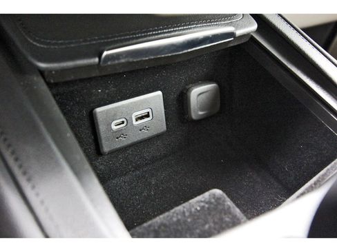 Used 2023 Cadillac XT4 Premium Luxury w/ Cold Weather Package FWD image 27