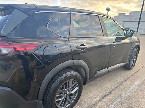 Used 2021 Nissan Rogue S FWD image 4