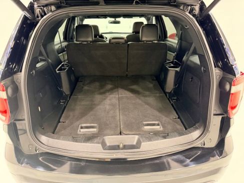 Used 2017 Ford Explorer XLT w/ Equipment Group 202A image 26