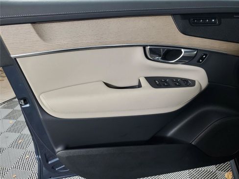 Certified 2026 Volvo XC90 B6 Plus AWD/4WD image 17